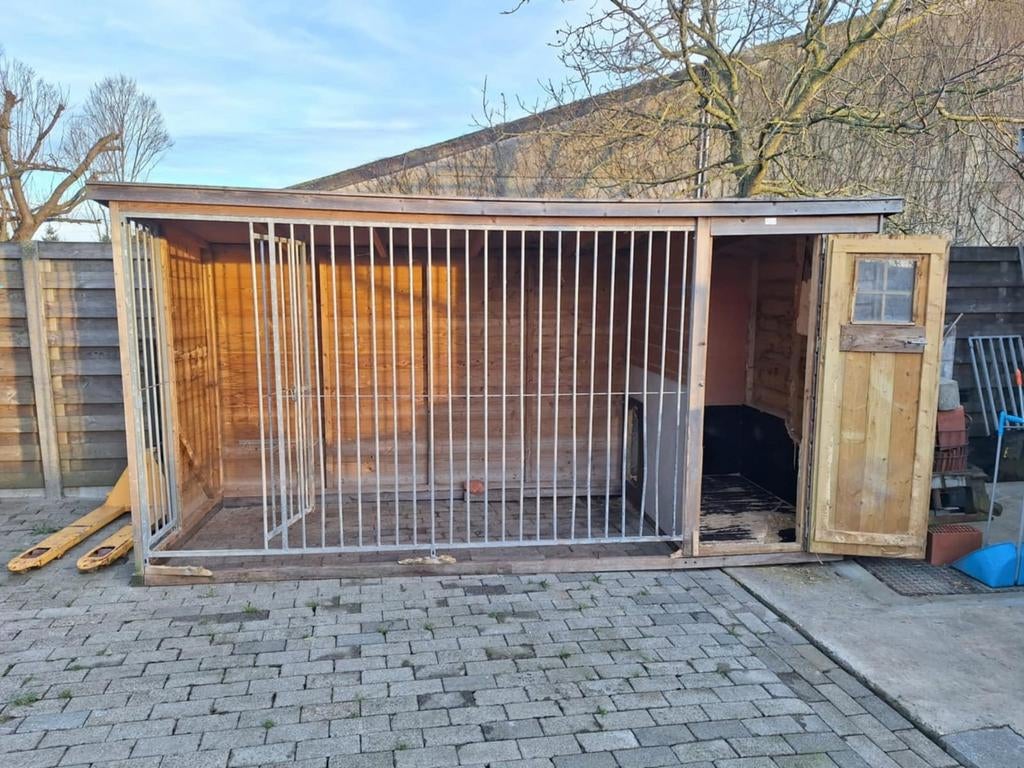 Grote XL  kennel met schuilmogelijkheden 4m25x1m68 x2m10 h, Ophalen