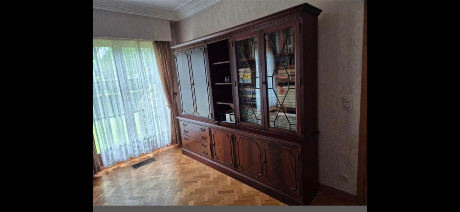 Grote houten wandkast / vitrinekast – klassiek &zeer ruim, Ophalen