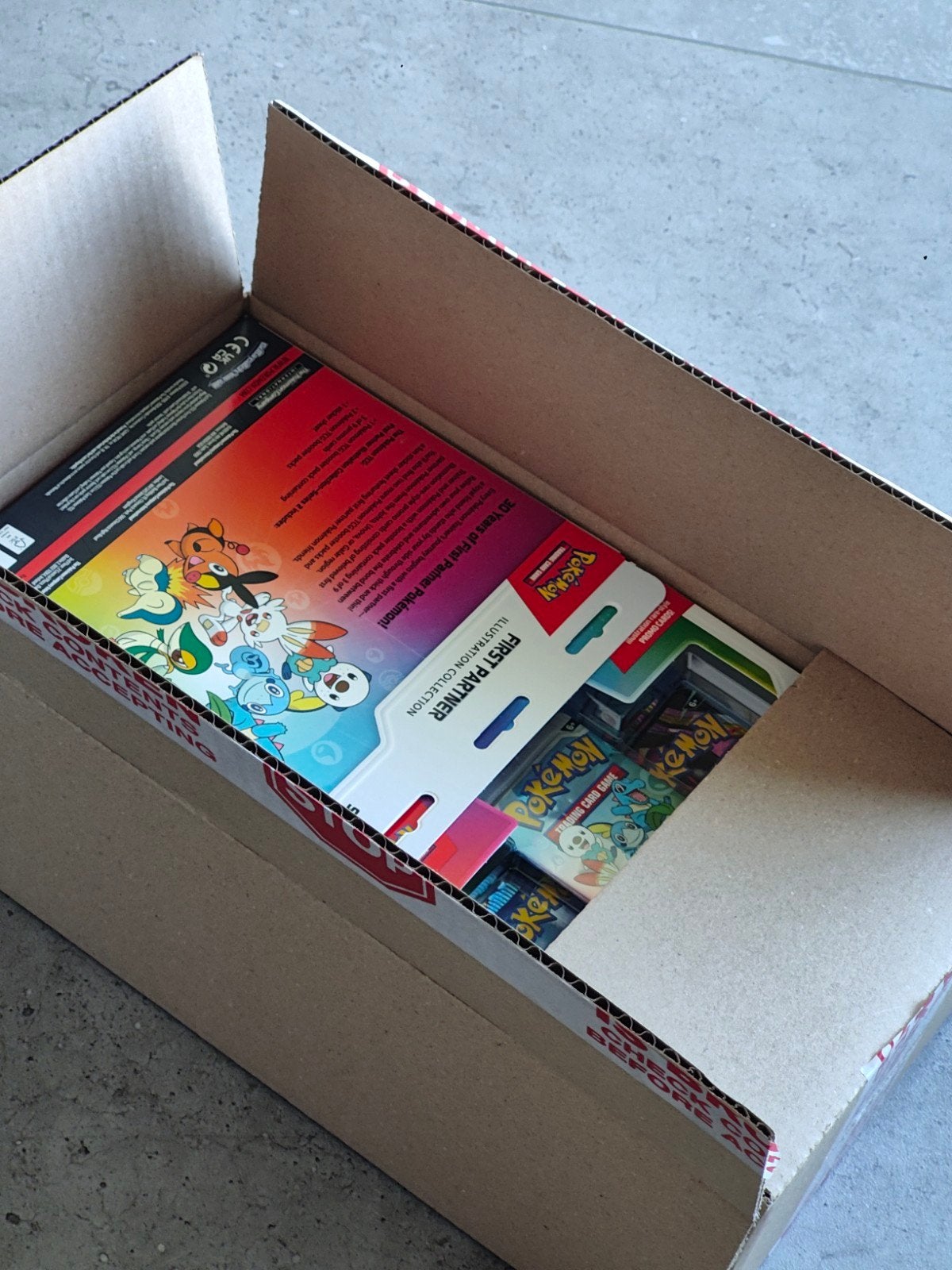 First partner illustration collection series 2 (sealed), Ophalen of Verzenden, Nieuw, Booster, Foil