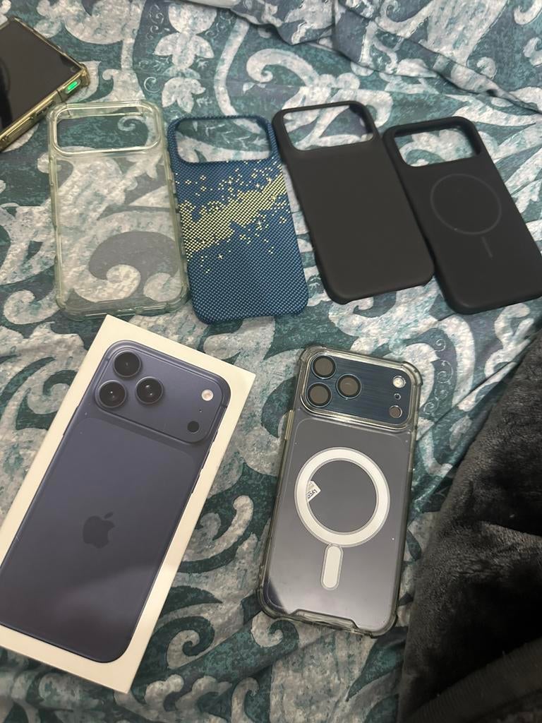 Iphone 17 pro max 1 tb 1 ans de garantie, Télécoms, Téléphonie mobile | Housses, Coques & Façades | Apple iPhone, Enlèvement, Comme neuf