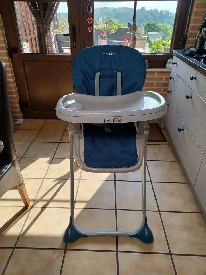 Kindereetstoel, Ophalen, Zo goed als nieuw, Inklapstoel, Gordel(s)