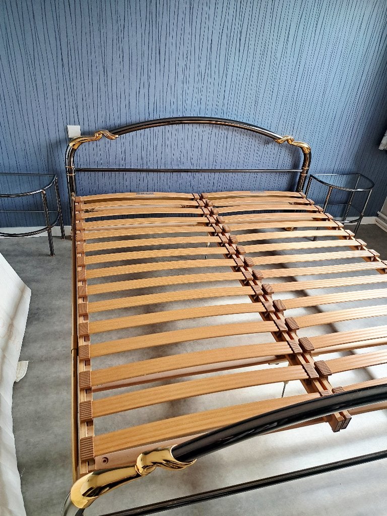 Lit + 2 tables de nuit + sommier, Autres couleurs, Enlèvement, Utilisé, 180 cm