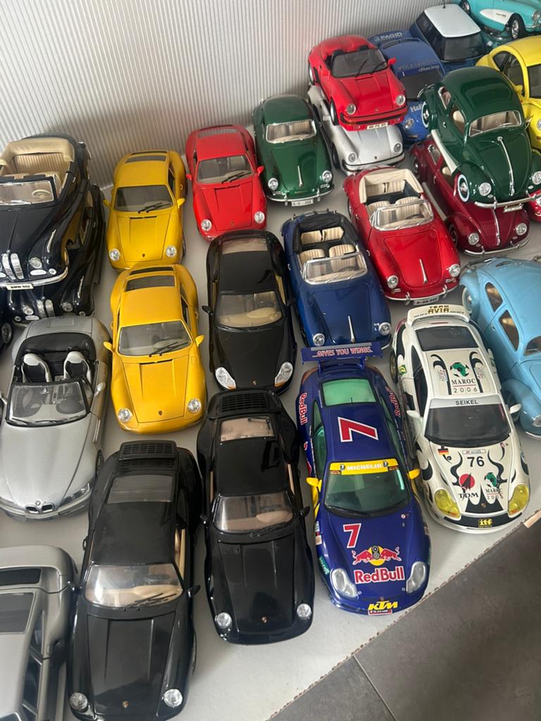 Porsche prijzen van 25 tot 40 e, Hobby en Vrije tijd, Ophalen, Zo goed als nieuw