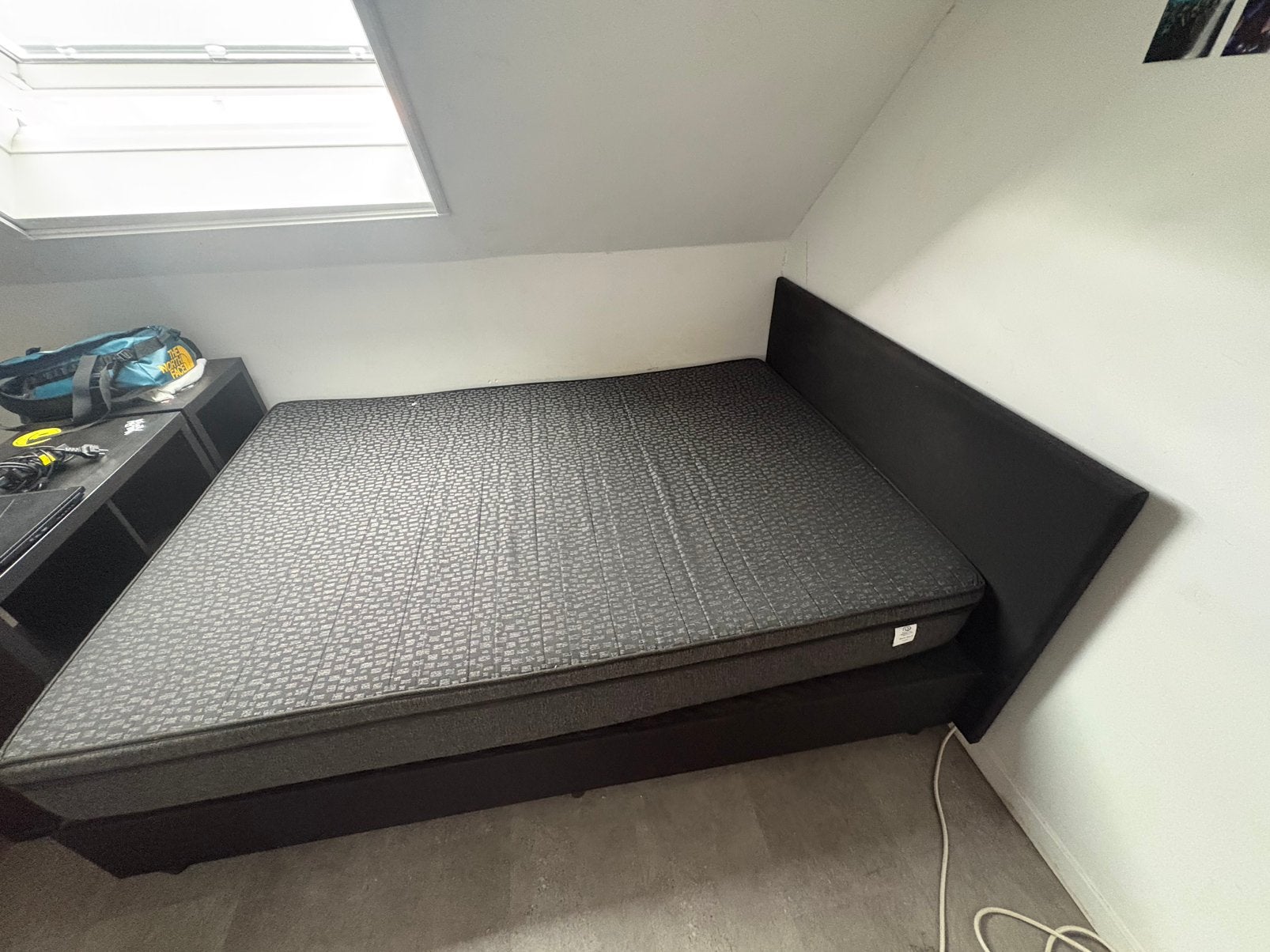 Bed 140x200 Goede staat, Ophalen, Zwart, 140 cm, Zo goed als nieuw