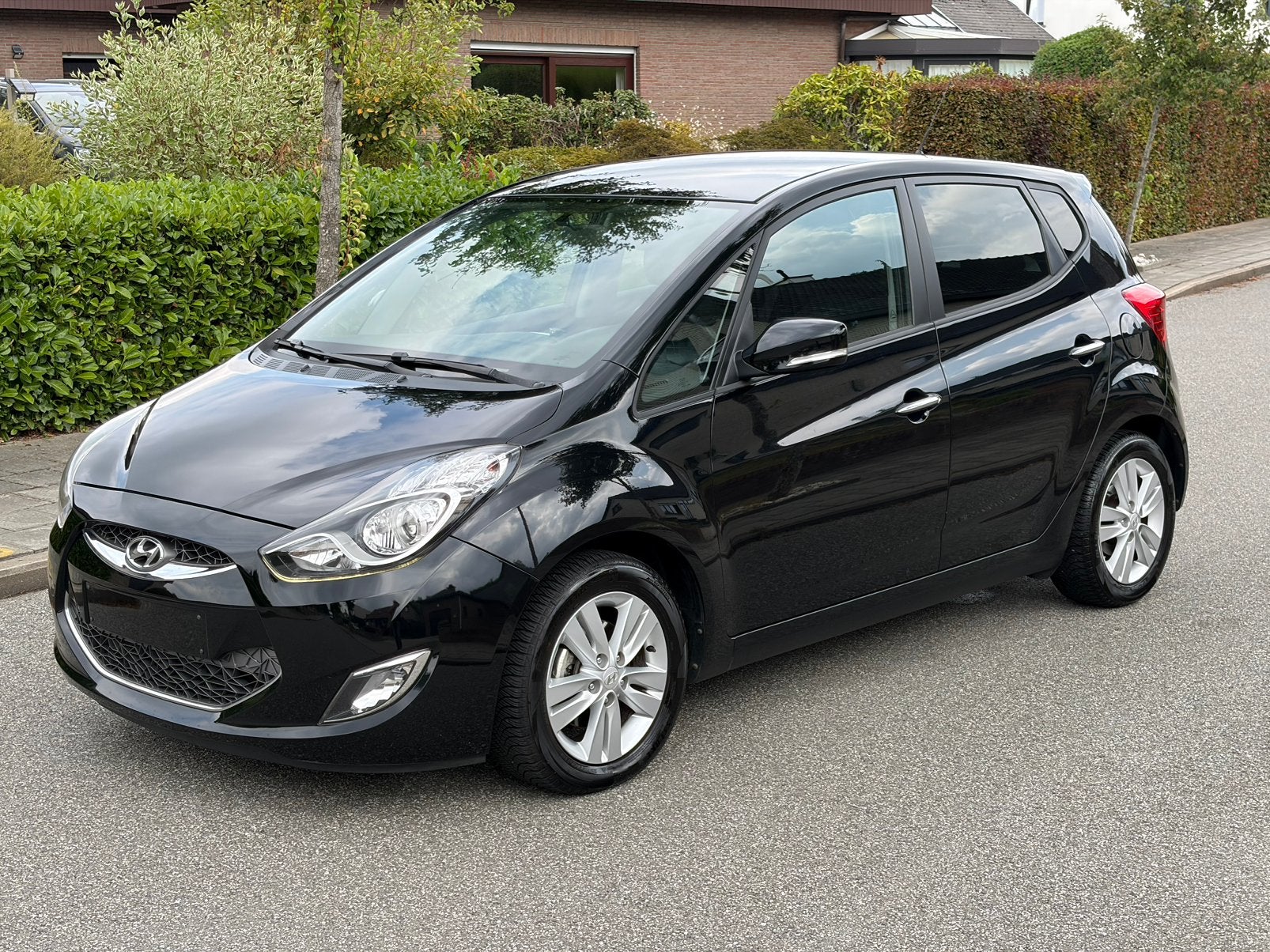 Hyundai IX20 1.6i automaat met 100 000km met garantie, Auto's, Hyundai, Stof, 4 cilinders, 5 zetels, 5 deurs