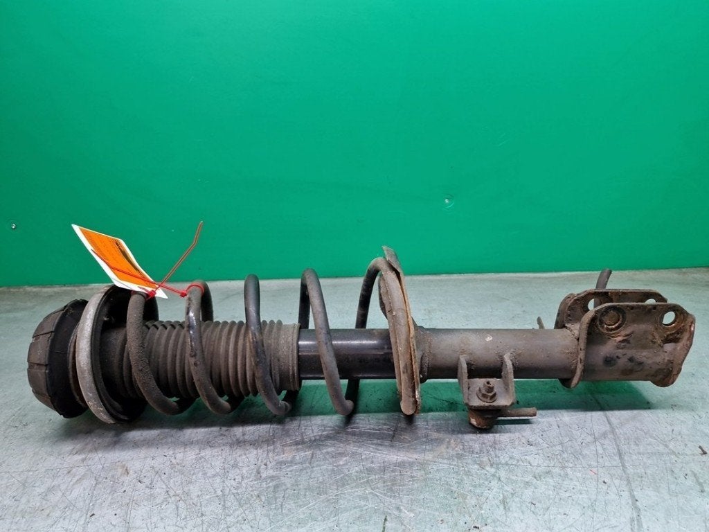 AMORTISSEUR OU ABSORBEUR DE CHOC AVANT DROIT Suzuki SX4, Suzuki-Allee 7
64625  Bensheim, DE, Suzuki Deutschland GmbH, Kontakt@suzuki.de