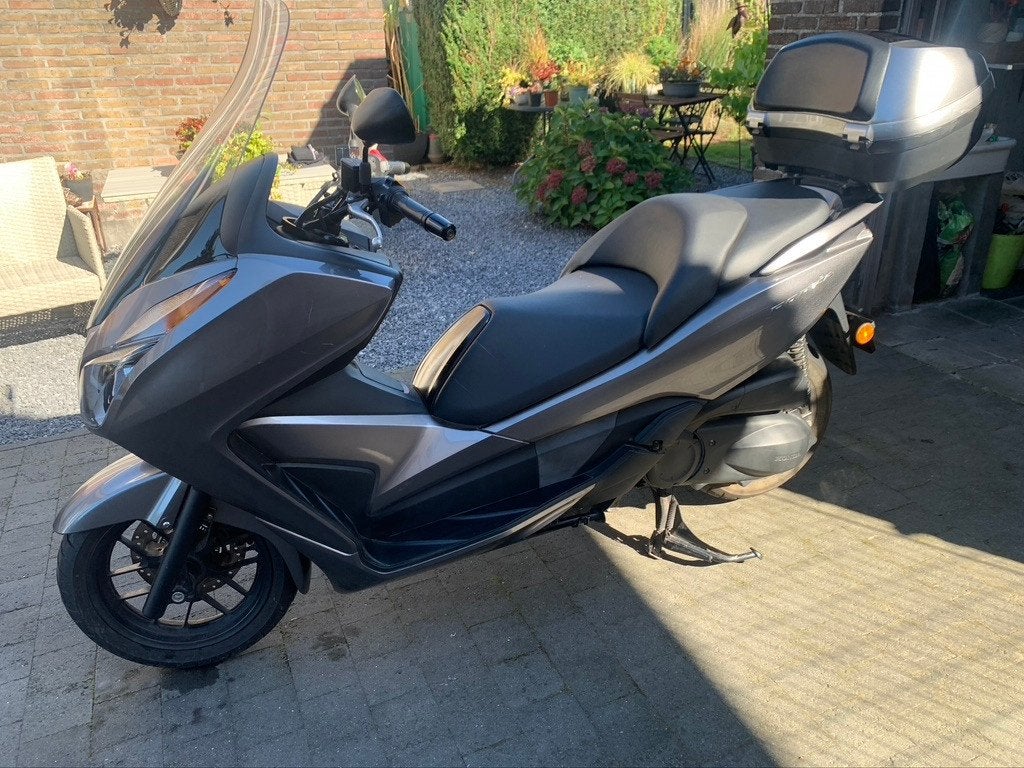 Honda scooter, Motoren, Scooter, 300 cc, Motorrijbewijs A, Gebruikt