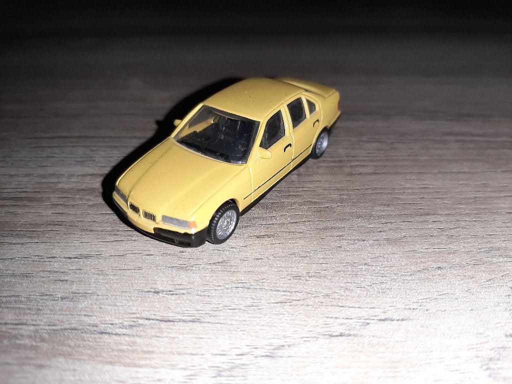 Herpa 1/72 BMW 325i E36 (nearly mint), Hobby & Loisirs créatifs, Voitures miniatures | Échelles Autre, Enlèvement ou Envoi, Comme neuf