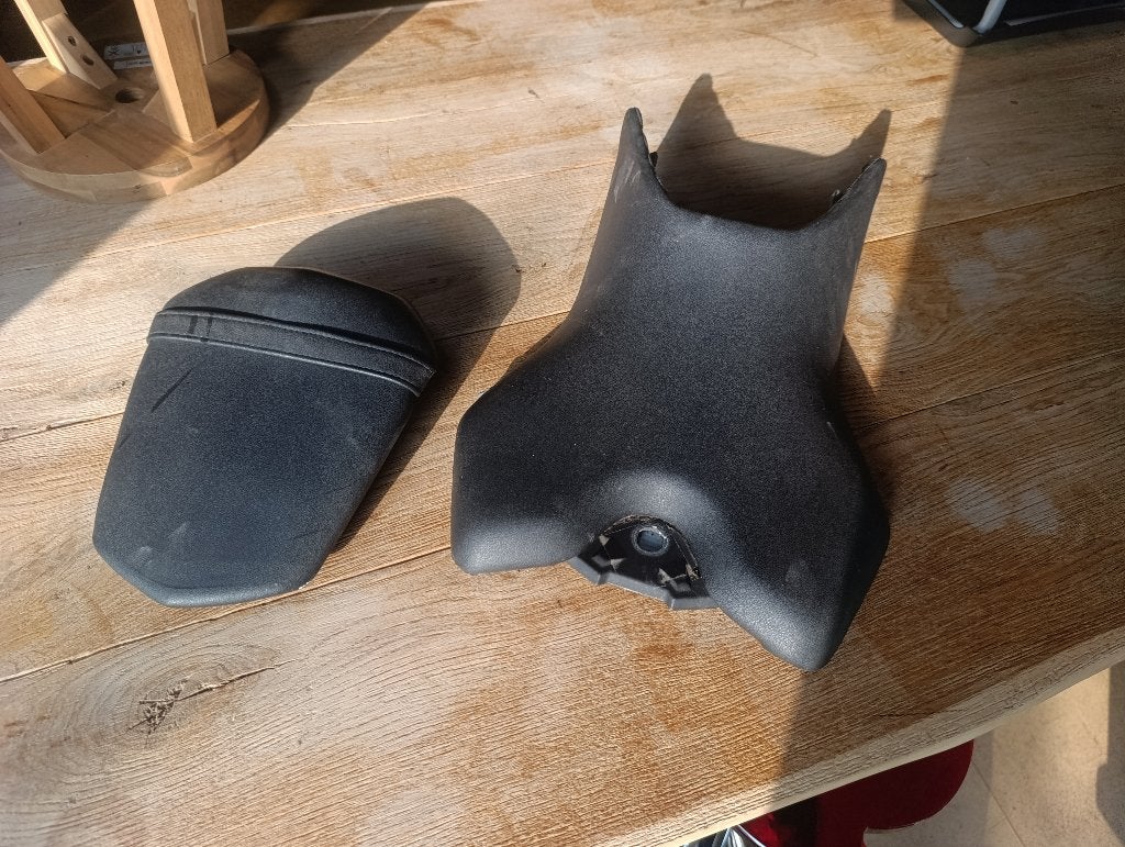Ensemble de Selle de Yamaha YZF-R125, Motos, Pièces | Yamaha, Enlèvement ou Envoi, Utilisé