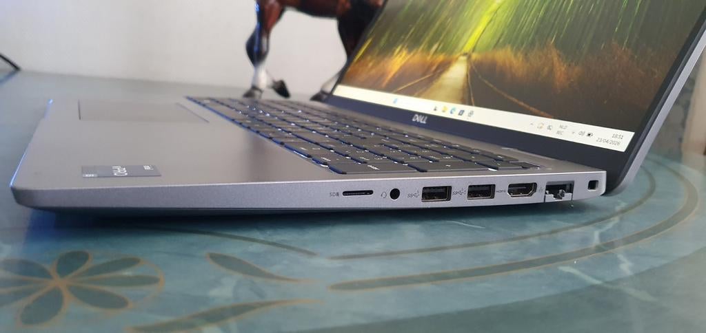 Dell latitude 5530 vPRO i5 12th 1TB 32GB ddr5 SiM Ai ready., Computers en Software, Windows Laptops, Ophalen of Verzenden, SSD
