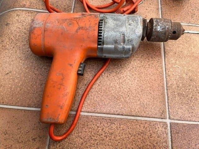Black & Decker DNJ 84 S4 boormachine 370W, Doe-het-zelf en Bouw, Gereedschap | Boormachines, Ophalen, Gebruikt, Minder dan 400 watt