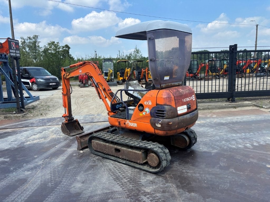 mini-pelle Hitachi EX18-2, Articles professionnels, Machines & Construction | Grues & Excavatrices, Enlèvement, Excavatrice