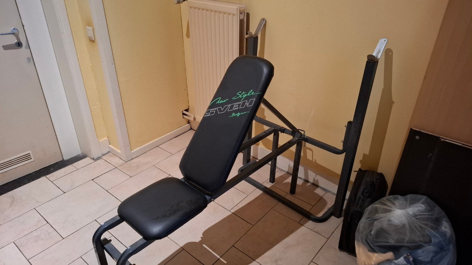 Banc de musculation Sven avec supports pour barre, Sports & Fitness, Enlèvement, Utilisé