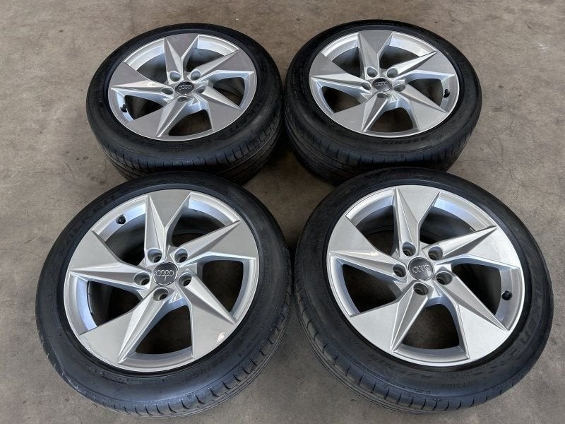 17 inch originele velgen + zomerbanden Audi A3 s line 8Y0601, Autos : Pièces & Accessoires, Pneus et Jantes, Pneus été, -, 17 pouces