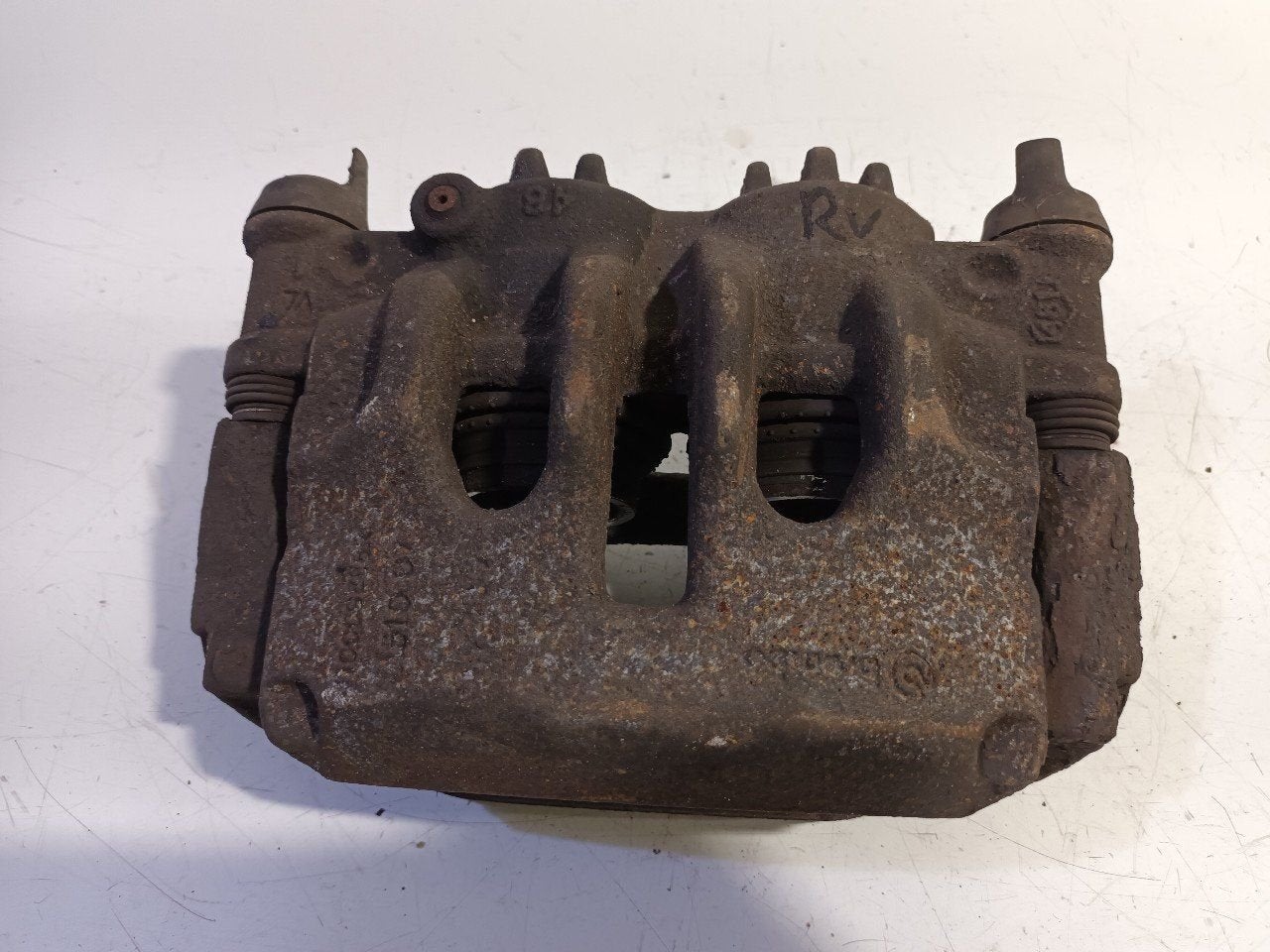 Remklauw rechts voor Opel Movano, Onderdelen@venauto.nl, Van der Ven Autorecycling B.V., Ettenseweg 76, 4706 PB Roosendaal, The Netherlands