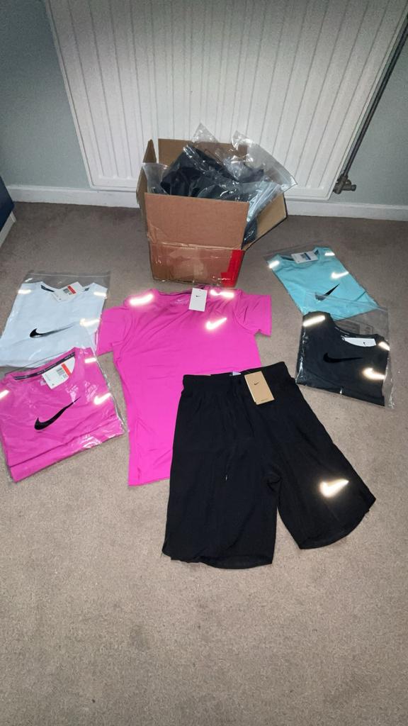 Nike running Zomer setjes ‼️, Enlèvement ou Envoi, Comme neuf, Blanc