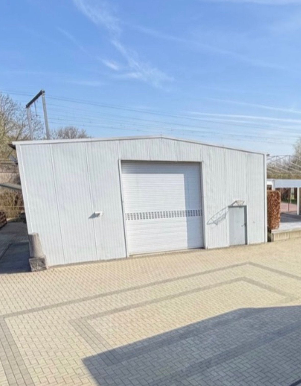 Magazijn met afzonderlijk kantoor te huur, Provincie Limburg