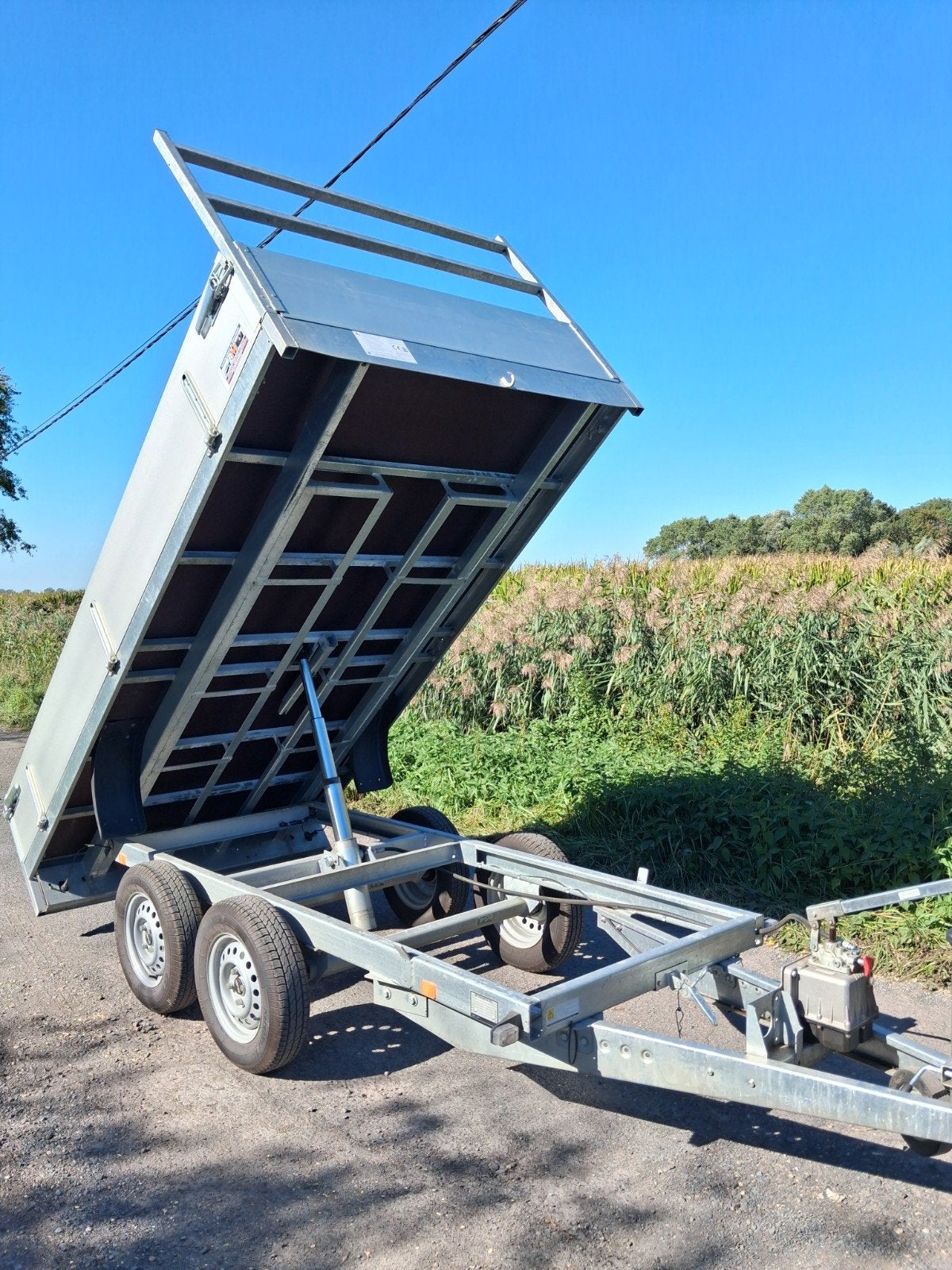 Benne basculante BW-TRAILERS 750 kg 3 m10 x 1 m60 — De nombr, Enlèvement, Neuf