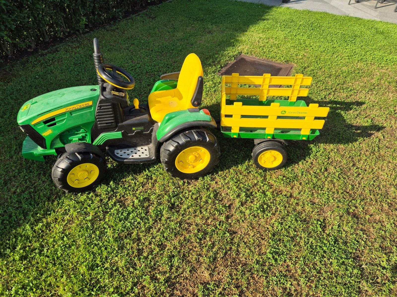 Elektrische tractor John Deere., Ophalen