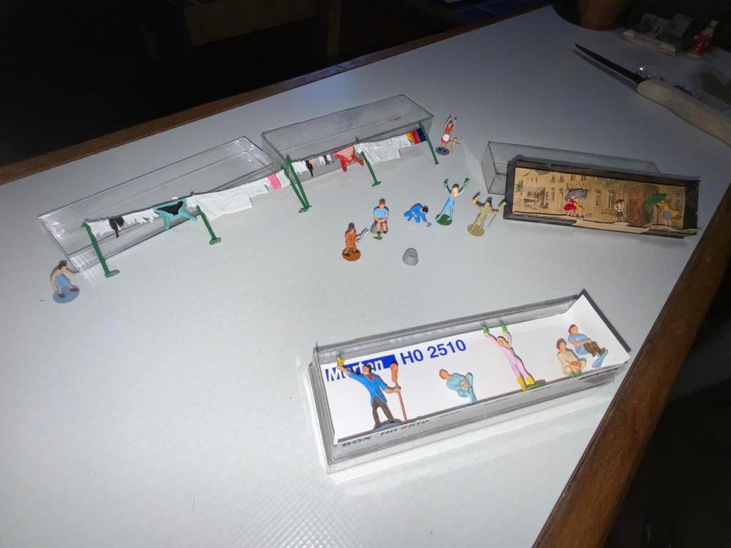 LOT COMPLET COMPRENANT 15 PERSONNAGES ET 16 ACCESSOIRES, Enlèvement ou Envoi, Neuf