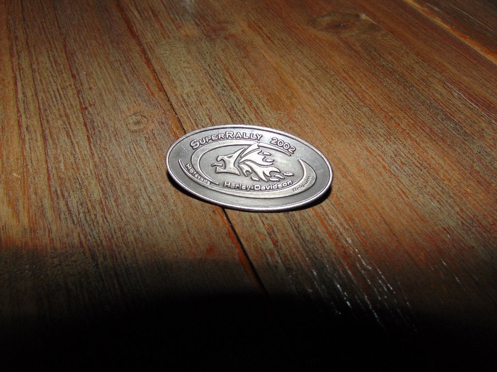 Pin Harley Davidson Superrally 2002, Collections, Enlèvement ou Envoi, Comme neuf, Marque, Insigne ou Pin's