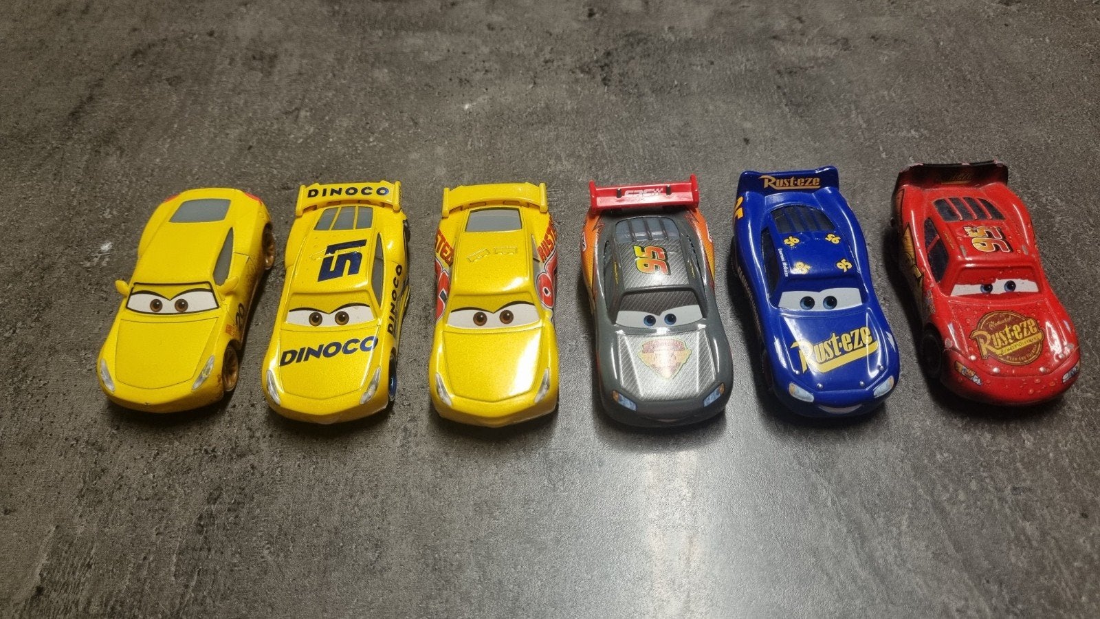 Set van 8 originele Disney Pixar Cars die-cast auto's Mattel, Enlèvement ou Envoi