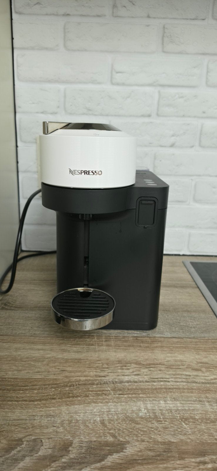 Nespresso Lattisima Vertuo, Enlèvement, Cafetière