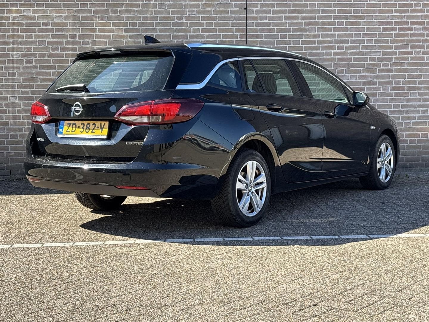 Opel Astra Sports Tourer 1.0 Innovation | € 3.950,- NETTO! |, Auto's, Opel, Zwart, Zwart, Bedrijf, Astra