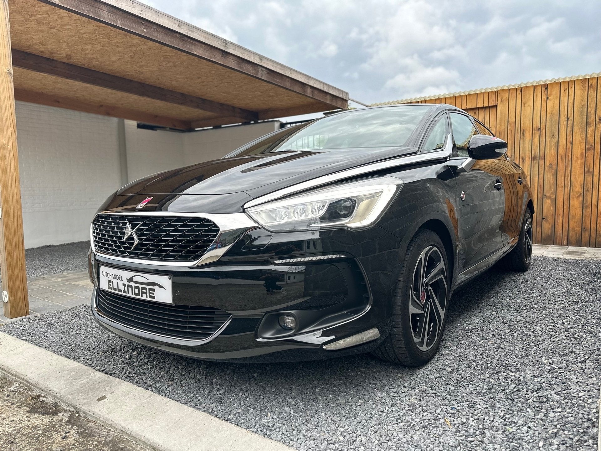 DS Automobiles DS 5 1.6 THP Performance line Pano Led Navi L, Autos, Achat, Euro 6, Entreprise, Alcantara