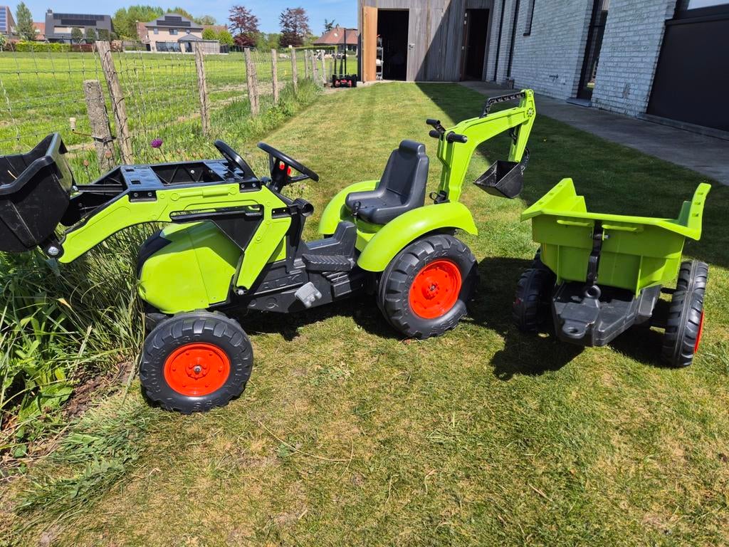 Trap Tractor Clas met kar, Ophalen
