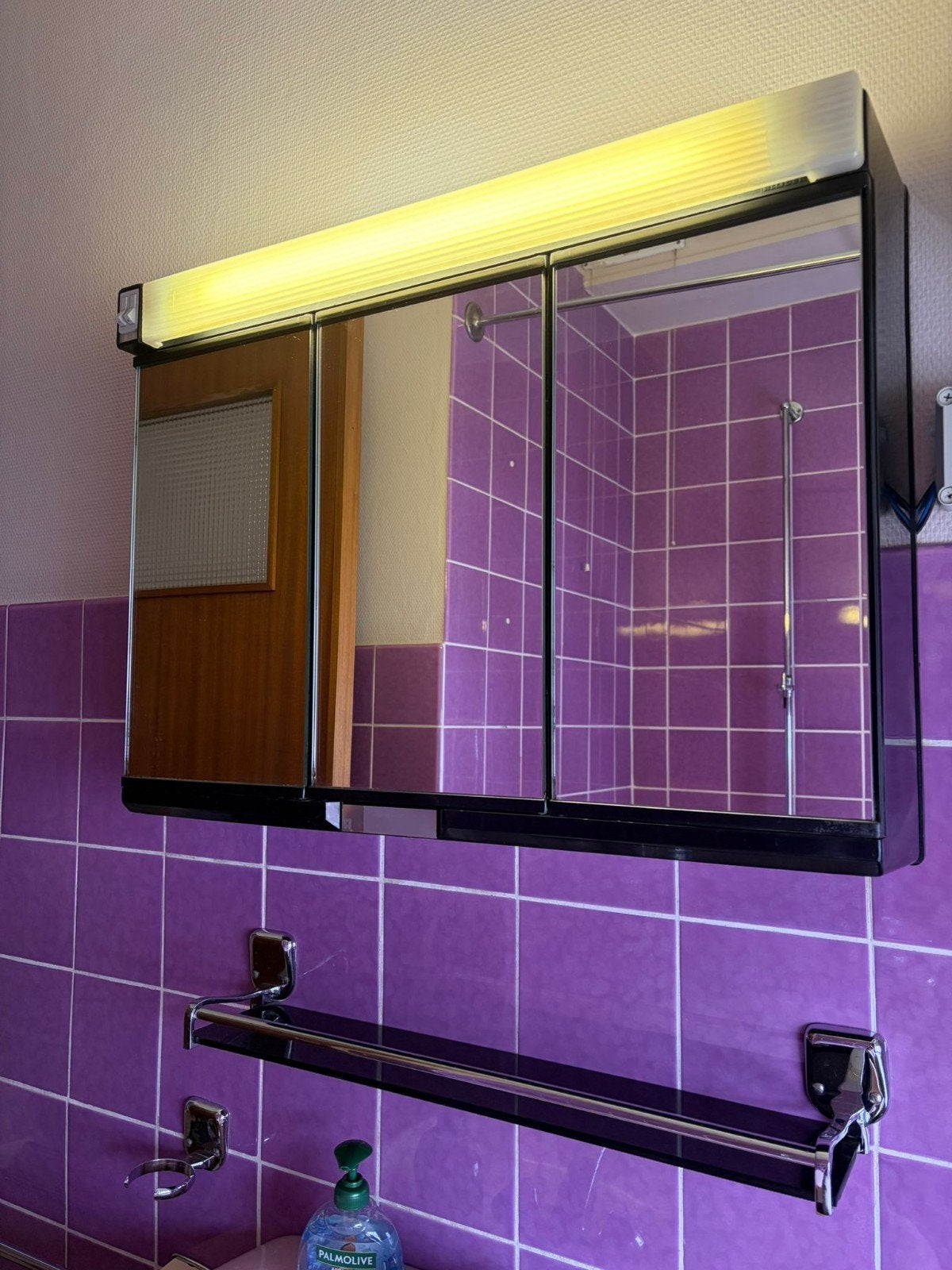 armoire à miroir de salle de bain des années, Enlèvement