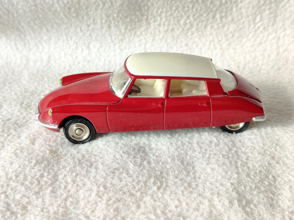 Dinky Atlas _ Citroën DS19_ ref. 530 (plancher argenté), Enlèvement ou Envoi, Comme neuf, Voiture, Dinky Toys
