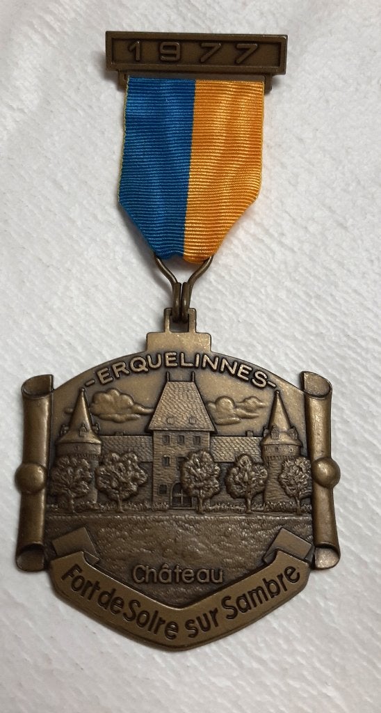Médaille Marche 1977 Erquelinnes  Château Solre-sur-Sambre, Enlèvement ou Envoi