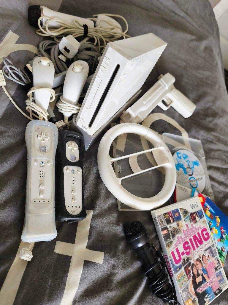 Nintendo Wii + Games & Accesoires, Ophalen of Verzenden, Gebruikt, Met 1 controller, Met stuurtje