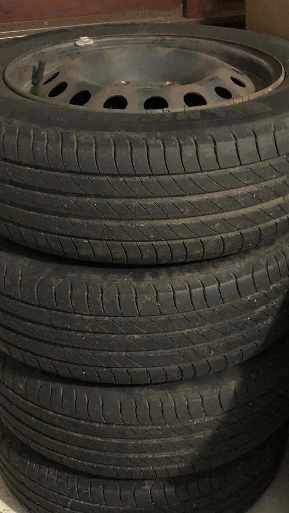 4 pneus Michelin sur jantes - 185/60 R 15   84T, Autos : Pièces & Accessoires, Pneus & Jantes, 15 pouces, Pneus et Jantes, Véhicule de tourisme