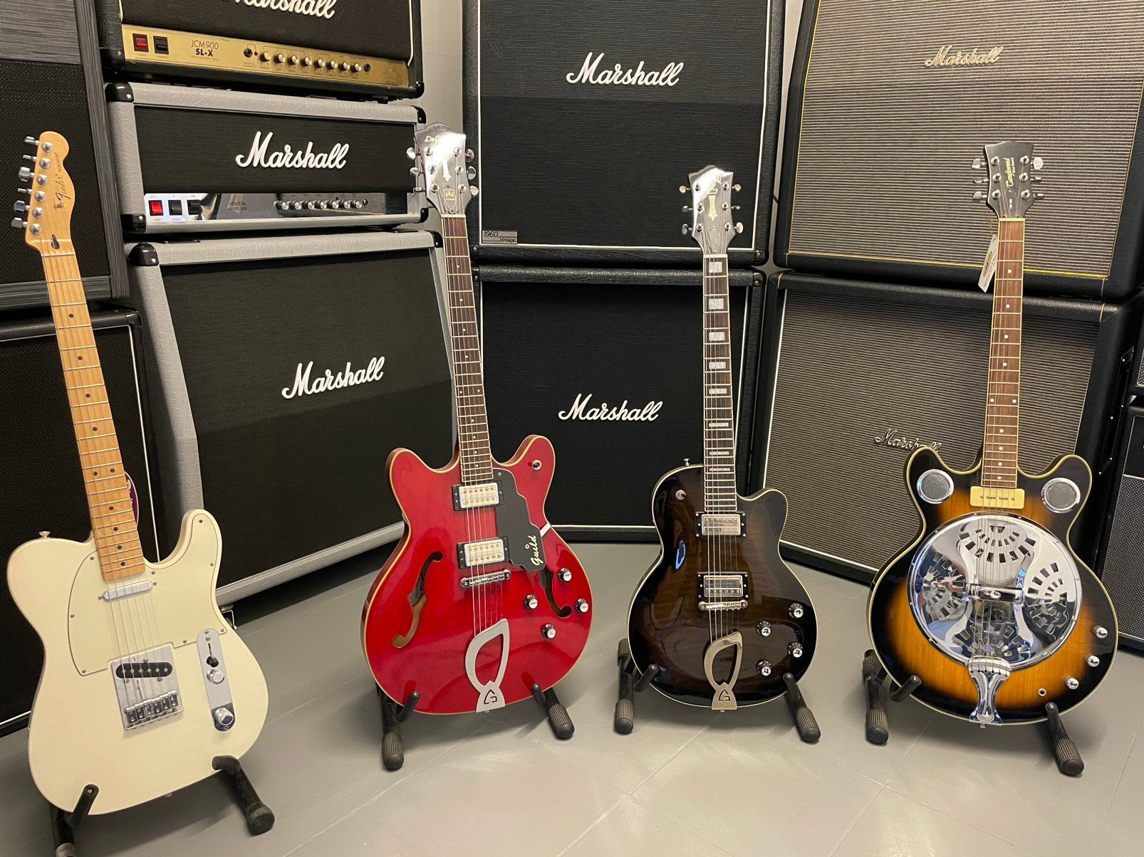 Fender - De Armond - Guild - Tanglewood, Enlèvement, Comme neuf, Fender