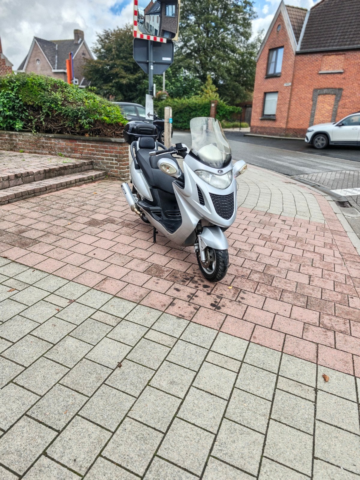 : Kymco Grand Dink 125 cc (2010) — 19 000 km — Départ immédi, Vélos & Vélomoteurs, Enlèvement ou Envoi, Kymco