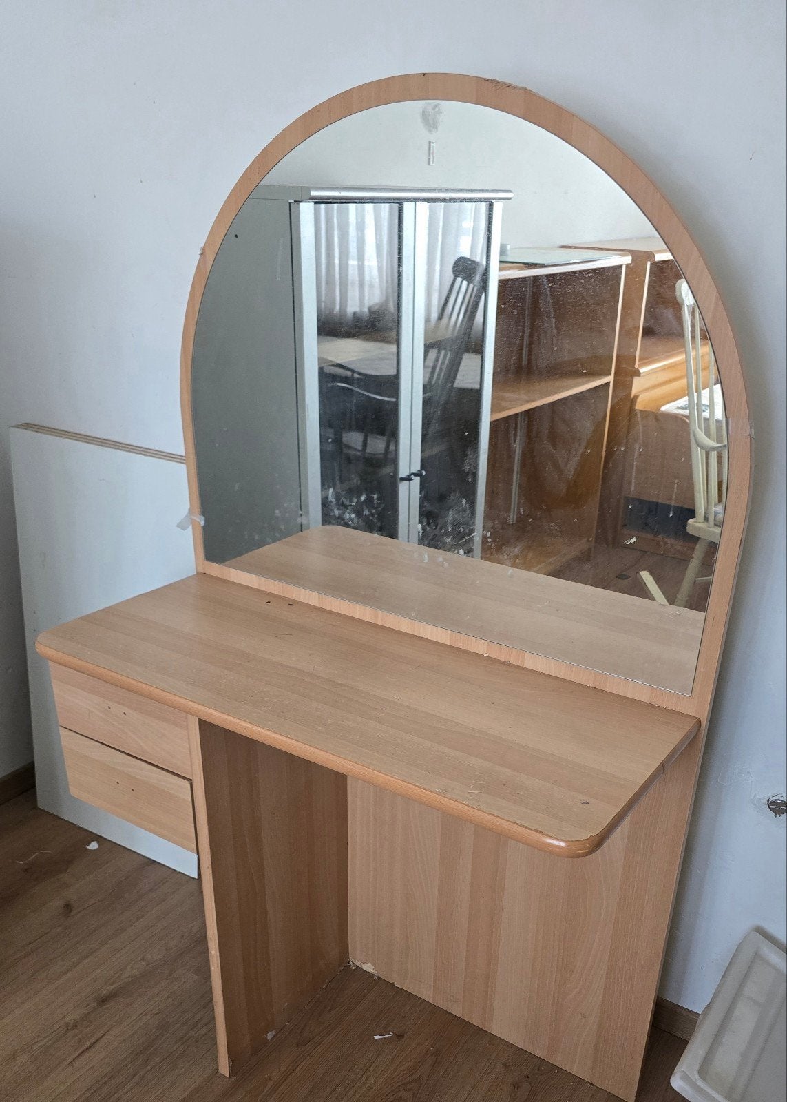 Gratis kaptafel met grote spiegel, Ophalen, Gebruikt