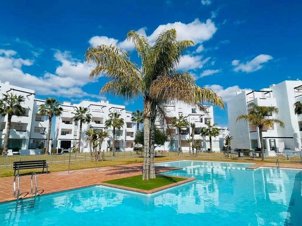 SUPERBE APPARTEMENT DANS UN GOLF, Immo, ROLDAN, 2 pièces, Appartement, 70 m²