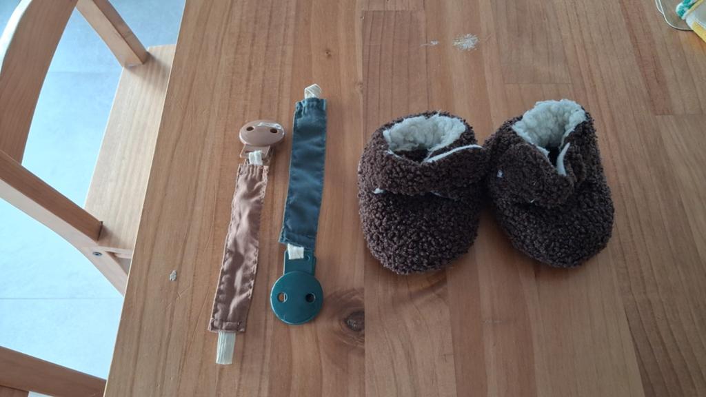 Sloffen baby(je mag ook 1 ding kopen aan lagere prijs), Kinderen en Baby's, Kinderkleding | Schoenen en Sokken, Ophalen