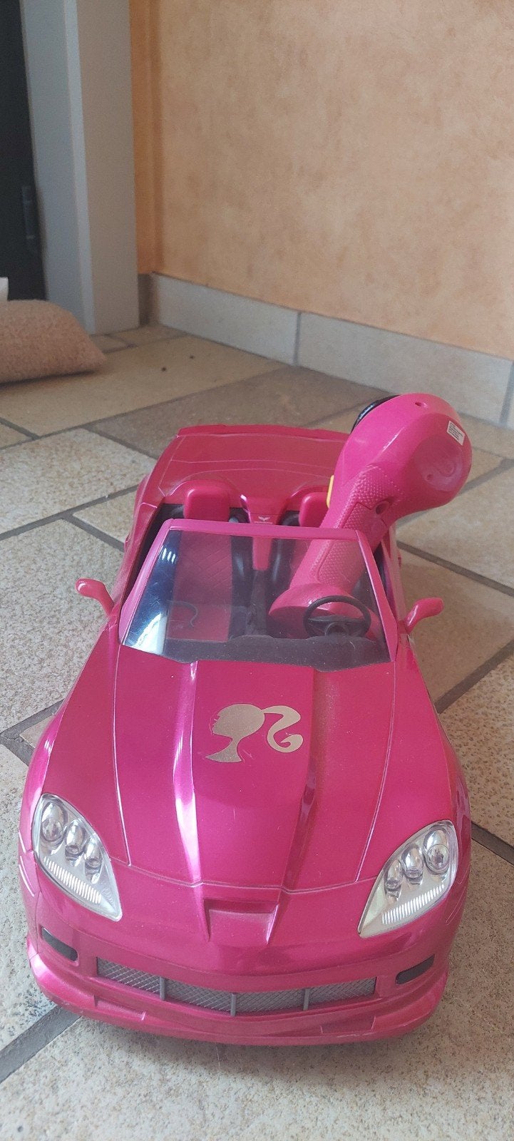 Barbie auto met afstandsbediening zo goed als nieuw, Kinderen en Baby's, Ophalen