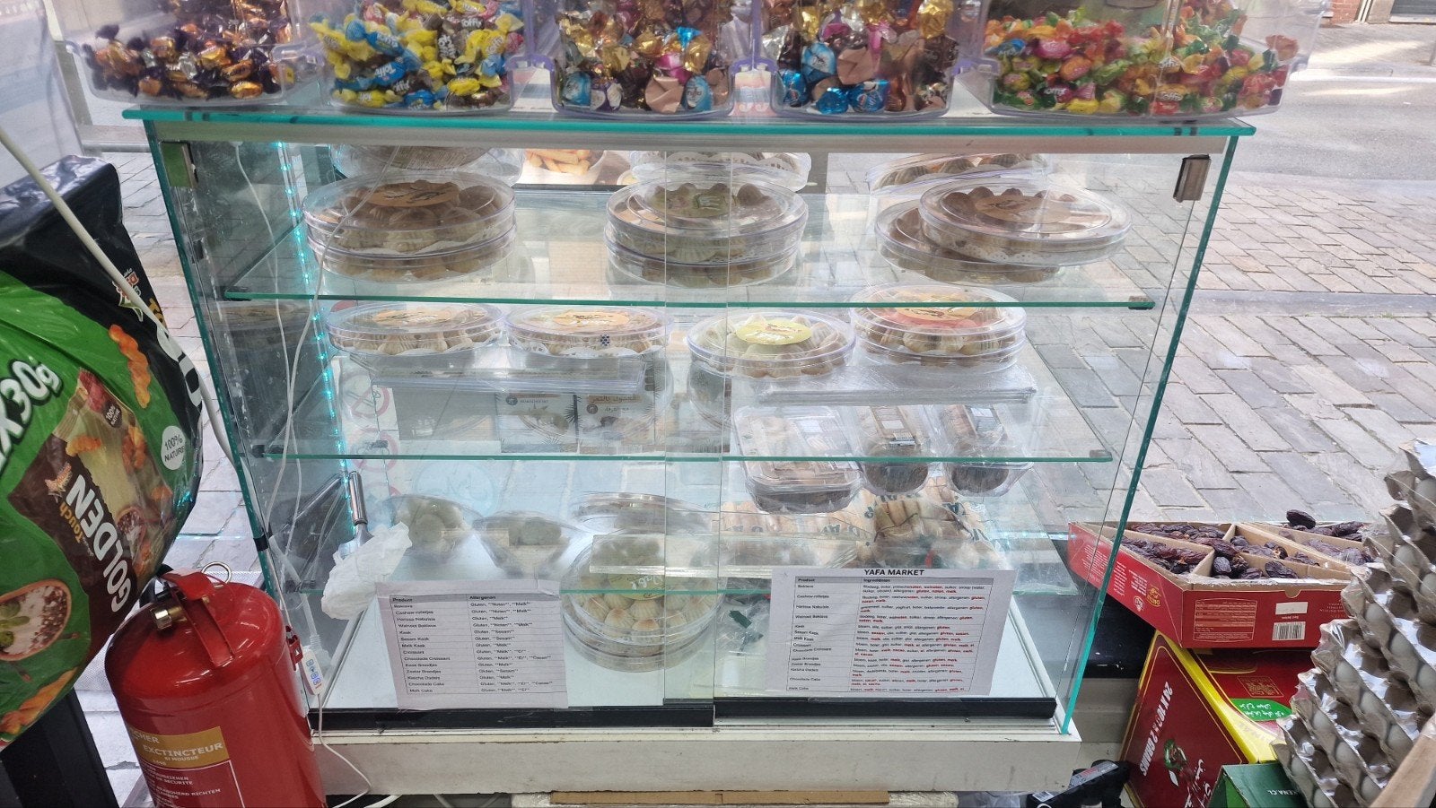 Vitrine /Vitrinekast /Toonbank op wieltjes, Ophalen