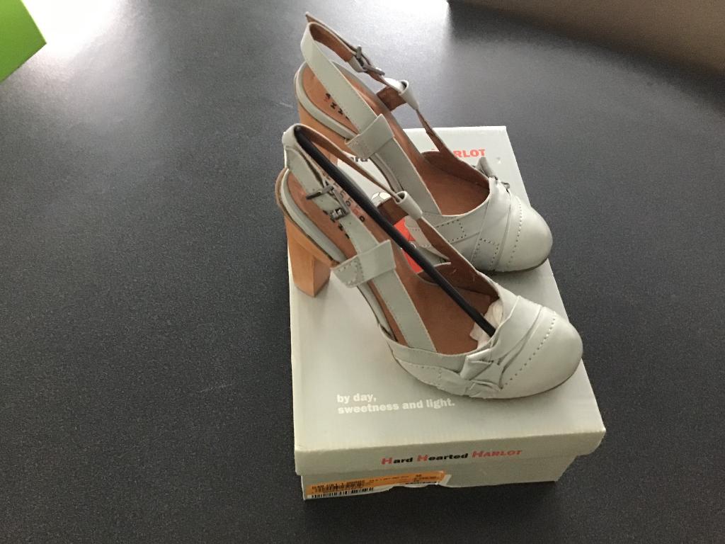 Damesschoenen, Nieuw, Dansschoenen, Ophalen of Verzenden, Grijs