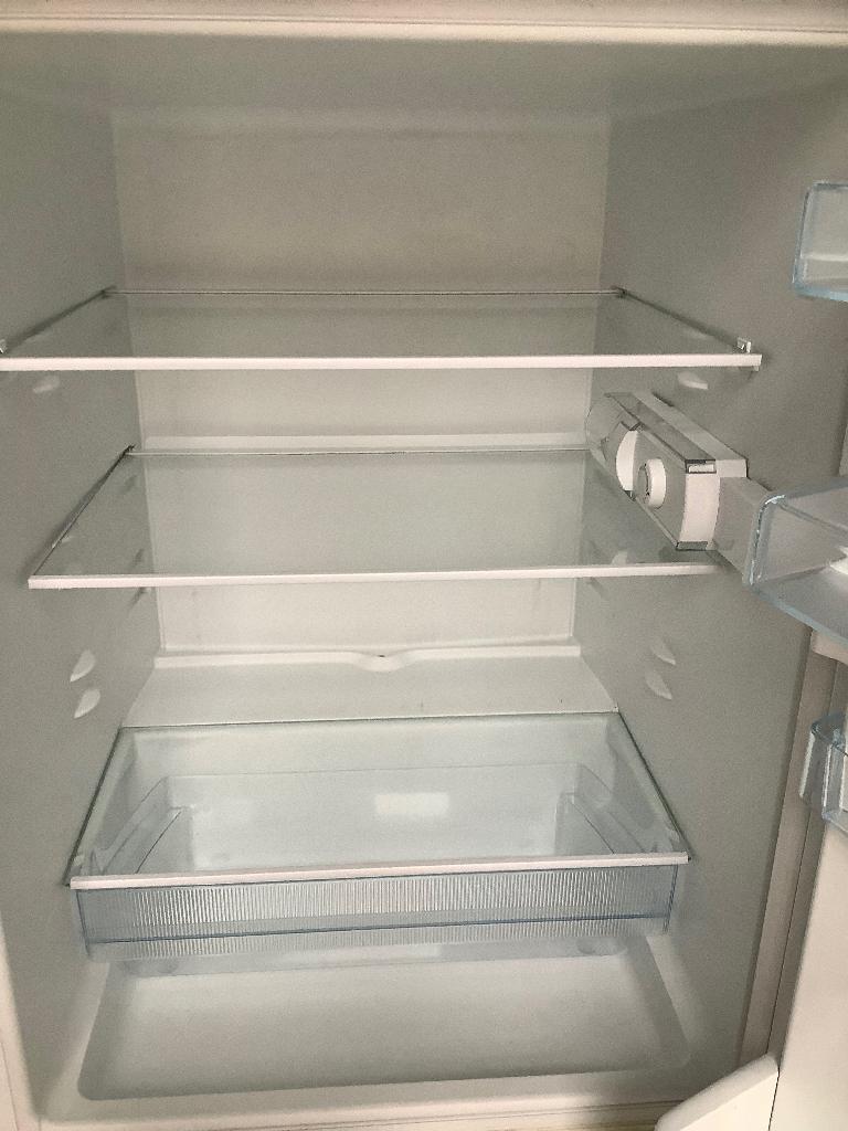 Bosch koelkast, Ophalen, Zonder vriesvak, Minder dan 85 cm, Zo goed als nieuw