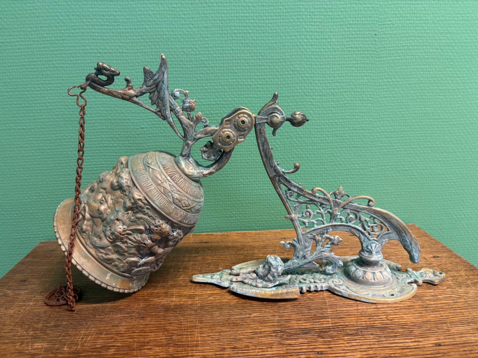 Très ancienne cloche en bronze antique, Enlèvement ou Envoi