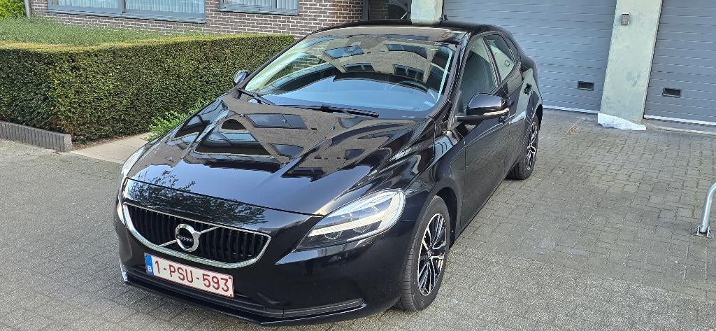 VOLVO V40 ESSENCE 2.0L 1ER MAIN, Autos, 90 kW, Euro 6, Entreprise, Boîte manuelle