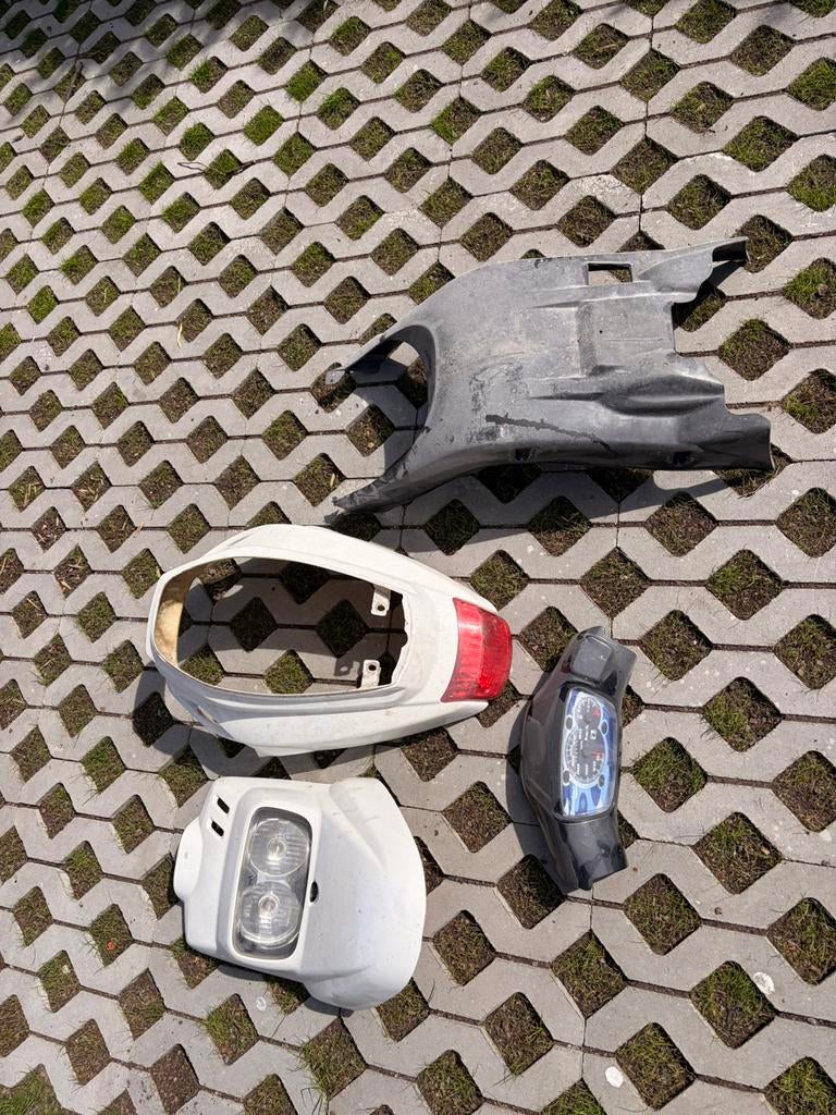 Onderdelen Booster & Aerox, Ophalen