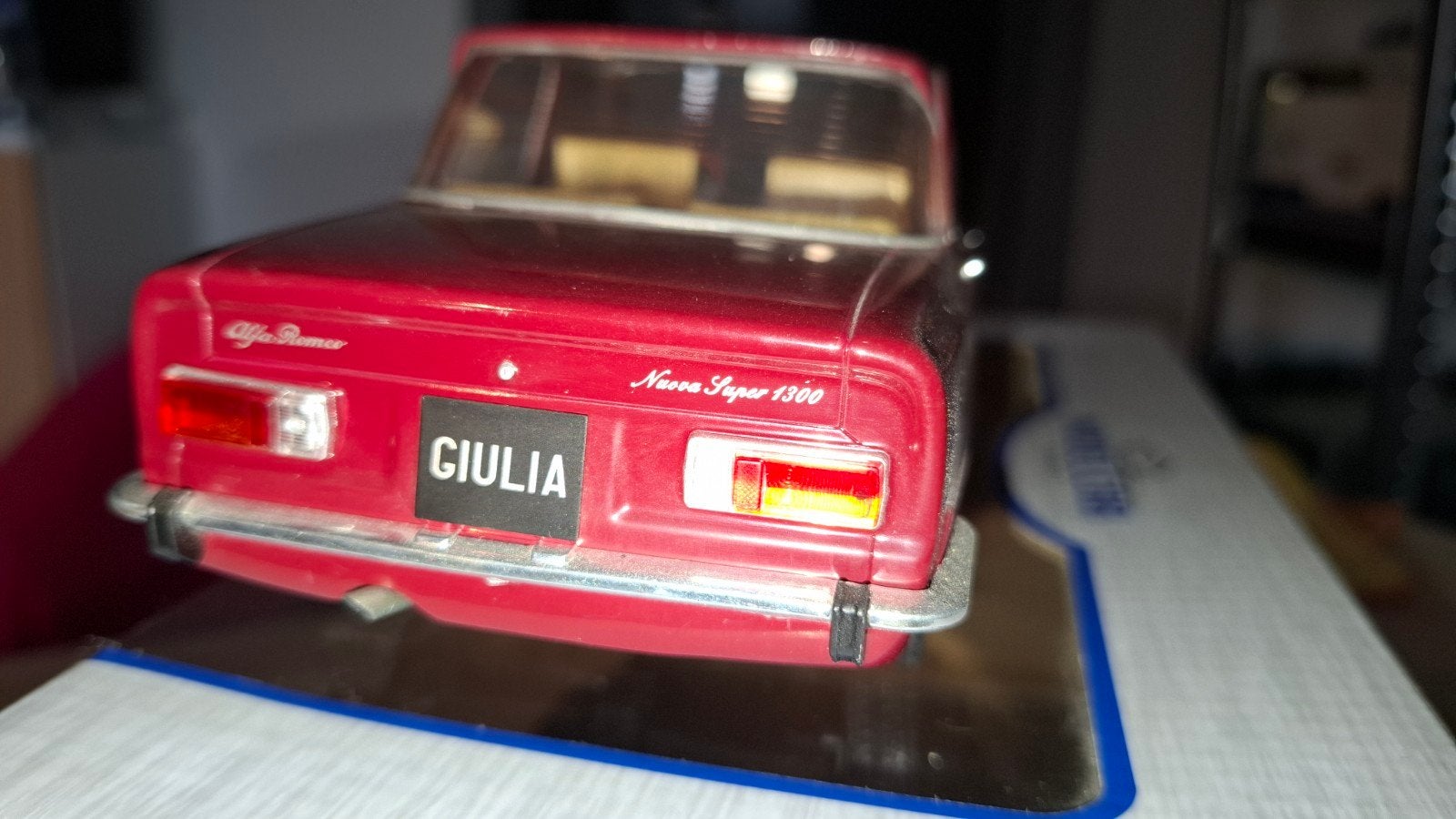 voiture miniature 1 18, Enlèvement ou Envoi, Comme neuf, Voiture, Autres marques