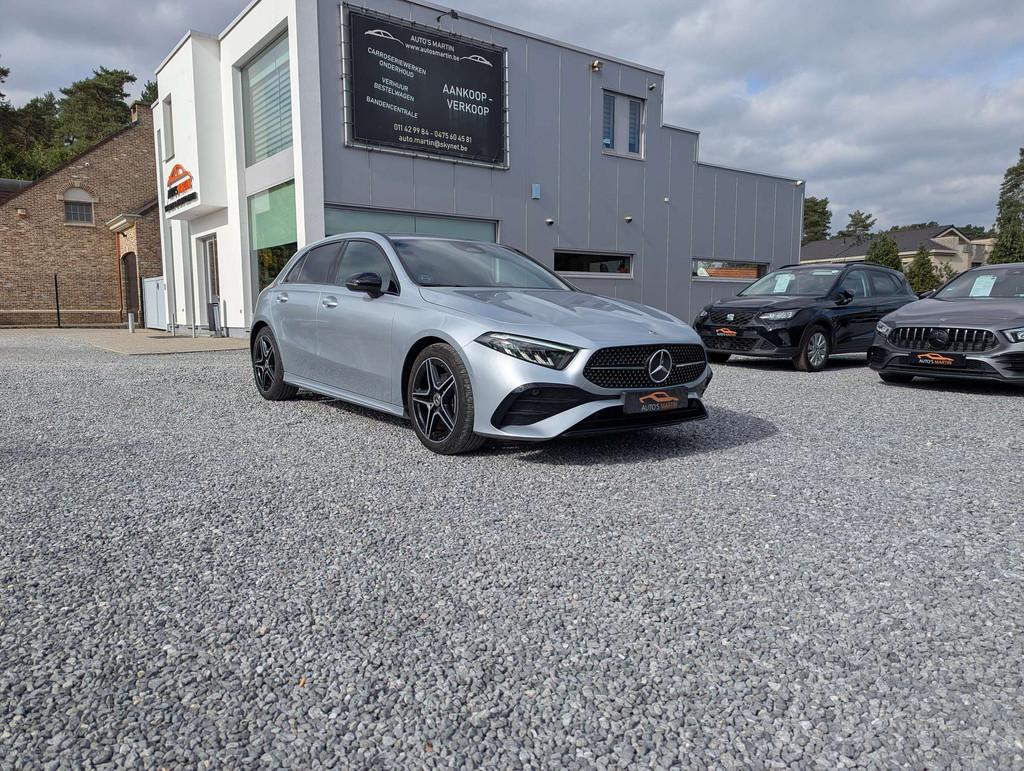 Mercedes-Benz A-Klasse 200 AMG Line | NIGHT | NAVI | AMBIENT, Gebruikt, Zwart, 4 cilinders, Alcantara