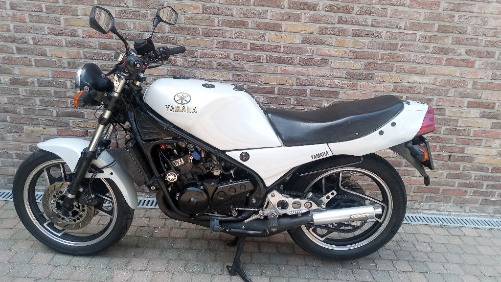 Yamaha RD 350 LC YPVS (31K) 1985, Motoren, Motoren | Oldtimers, Naked bike, meer dan 35 kW, 2 cilinders, Handgeschakeld, Nieuw